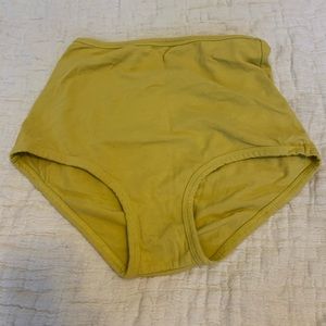 ARQ high rise undies chartreuse medium